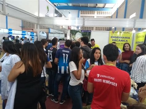 Uninassau participa de feira de profissões em escola de Campina Grande