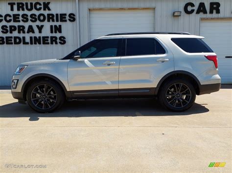 2017 White Gold Ford Explorer Xlt 141911812 Photo 7