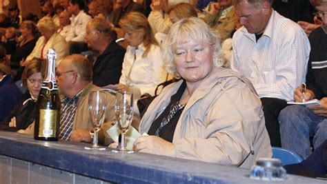- Svindelsiktede Britta (64) stjal fra psykisk syke