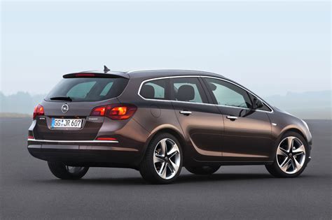 Riwal888 - Blog: New Opel Astra J range: More Variety, Engines and High ...
