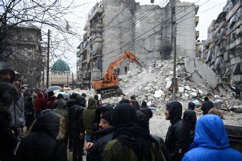 Veja Imagens Do Terremoto Que Deixou Centenas De Mortos Na Turquia E Na