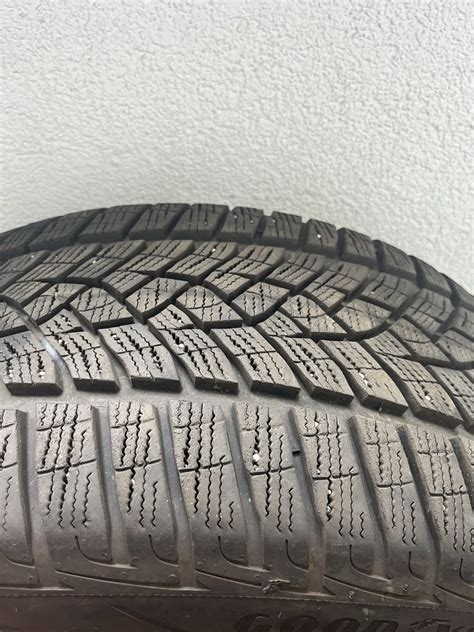 Goodyear Ultragrip Performance R