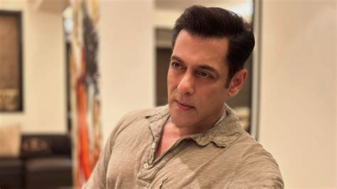 Salman Khan Death Threat Mumbai Police Issue Lookout Notice Against