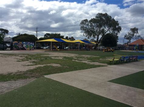 Newport Lakes Primary School Ross St And Elizabeth Street Newport Vic