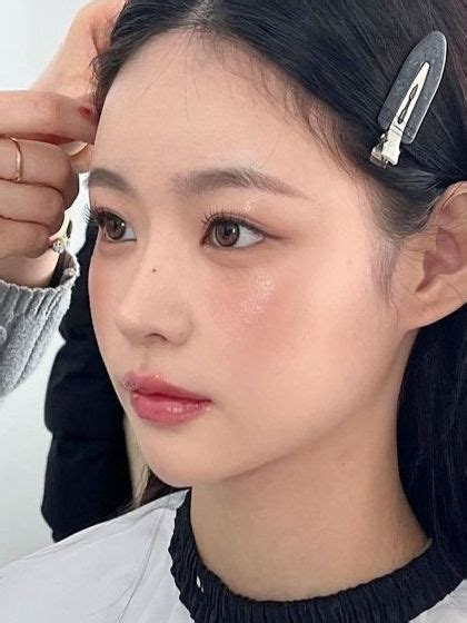 11 Korean Soft Makeup Looks For A Natural Everyday Glow Soft Makeup Looks Soft Makeup Makeup