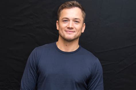 5 Fakta Tentang Taron Egerton Pemeran Robin Hood Tabloidbintang