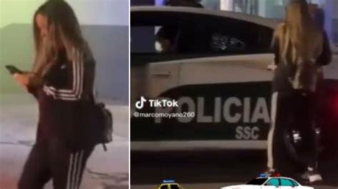 Viral una mujer se distrajo con el celular y se subió a un auto equivocado