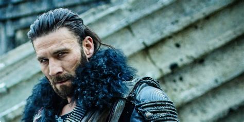 Zach McGowan Talks Roan and Vane in 'The 100' and 'Black Sails' | Inverse