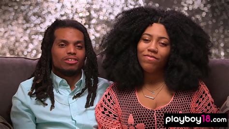 Amateur negro pareja primera vez trío A la XNXX