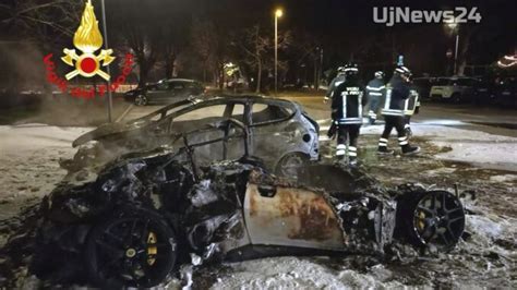 Cause Sconosciute Incendio Nella Notte Al Lago Auto In Fiamme