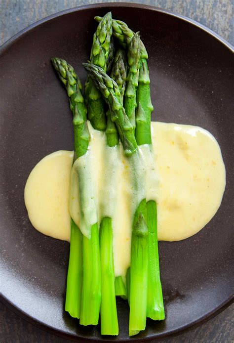 Asperges Cuites La Vapeur Avec Sauce Hollandaise