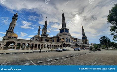 Mosque in Samarinda Indonesia Editorial Image - Image of basilica ...