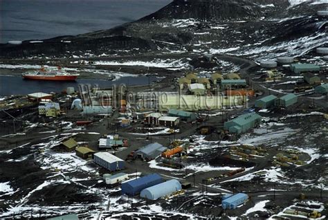 20001146 Antarctica Mc Murdo Sound U S Station At Mc Mur Flickr