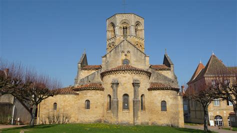 Eglises Romanes Et Chapelles Site Du Ch Teau De Semur En Brionnais