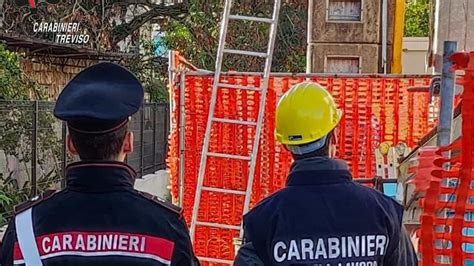 Scarsa sicurezza e lavoro nero nei cantieri sospesa l attività di tre