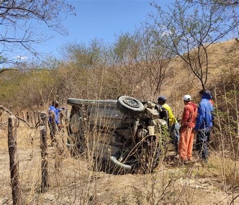 Mulher Morre E Homem Fica Ferido Em Acidente De Carro No Oeste Da Bahia