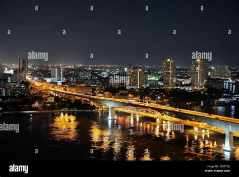 Der Chao Phraya Fluss Und Das Stadtbild Von Bangkok In Thailand Asien