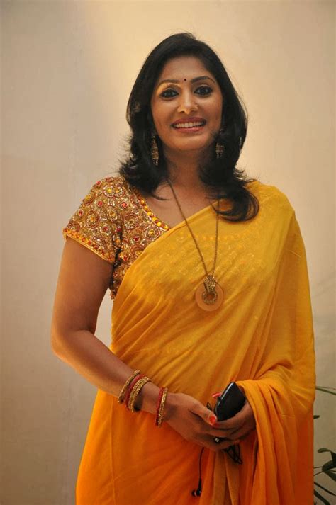 Busty Telugu Tv Anchor Hot Jhansi Latest Spicy Stlls In Sexy Saree Unseen Latest Exposing Sexy