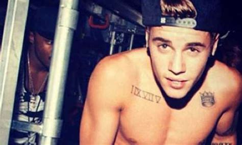 Lawyers Fight To Keep Justin Bieber S Semi Nude Photos Private Hollywood News India Tv