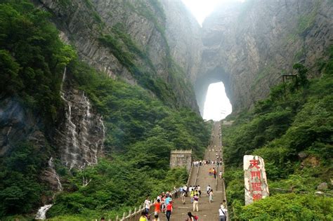 张家界天门山怎么玩天门山玻璃栈道好玩吗张家界天门山旅游攻略