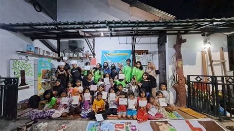 Kebun Literasi Gelar Kegiatan Gambar Mozaik Universitas Airlangga