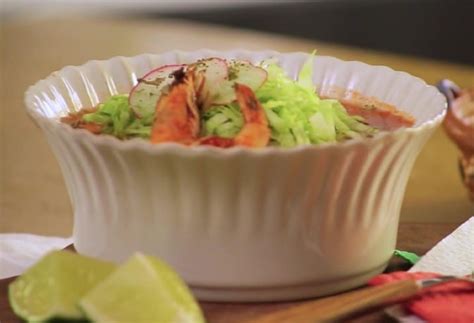 Pozole Rojo Con Camarones Con Sal Y Azucar