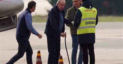 El Rey Juan Carlos Aterriza En Vitoria Para Visitar A Sus Médicos De Confianza Antes De Regatear