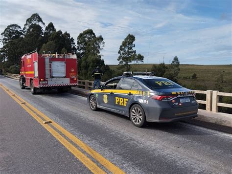 PRF atende acidente morte na ponte que limita os municípios de