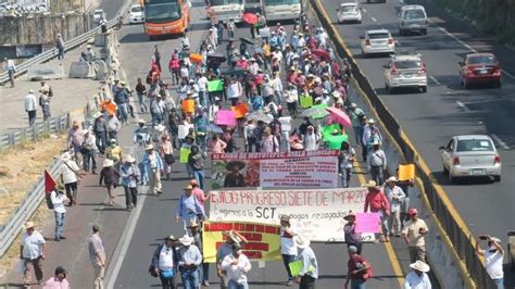 Bloqueo causa caos en la México Cuernavaca campesinos protestan y