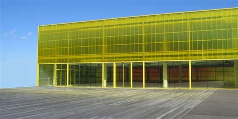 Why Do Polycarbonate Windows Sometimes Turn Yellow? - Plastic Expert