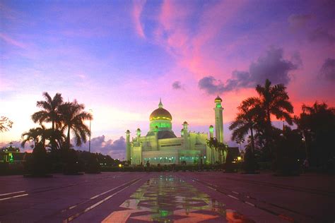 Sehat Berpahala Dengan Jalan Kaki Ke Masjid Umroh