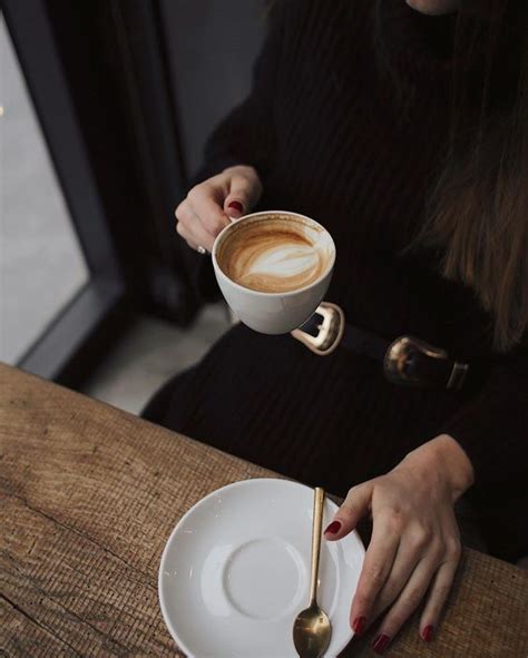 Pin by mamanuk on фэшн. | Coffee cafe, Coffee photography, Coffee addict