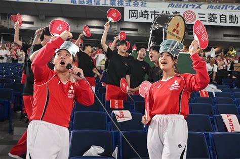 三菱自動車岡崎（岡崎市）の応援団（1回戦） 第94回都市対抗野球 写真特集135 毎日新聞