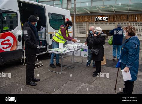 Slough berkshire Großbritannien 30th Dezember 2021 NHS Test and