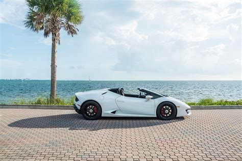 Lamborghini Huracan White - Premier Auto Los Angeles