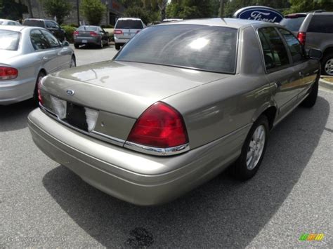 2006 Arizona Beige Metallic Ford Crown Victoria LX 68152662 Photo 14