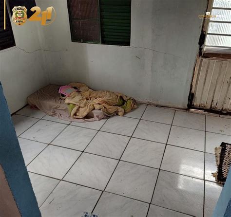 Mãe é presa por torturar a própria filha de cinco anos no Oeste menina