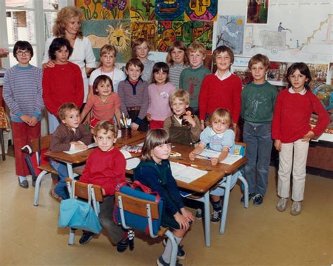 Photo De Classe De La Section Enfantine Au CM2 De 1982 Ecole De La