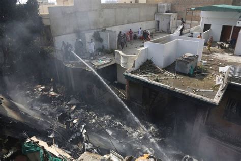 International: 92 die in PIA plane crash in Karachi - Dynamite News