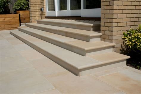 Harvest Smooth Sandstone Bullnose Step London Stone