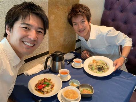 濱田隼さんのインスタグラム写真 濱田隼instagram「俺たちのランチ〜番外編〜。 場所は、丸の内です。 名古屋の丸の内ではなく