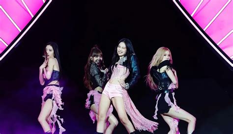 Gaya Keren Blackpink Jadi Artis K Pop Pertama Tampil Di Coachella