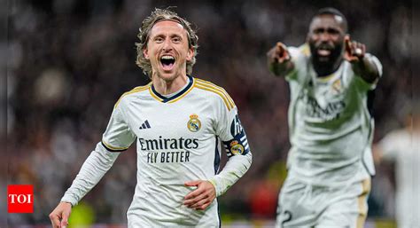 Luka Modrics Stunning Goal Helps Real Madrid Extend Lead At The Top Of