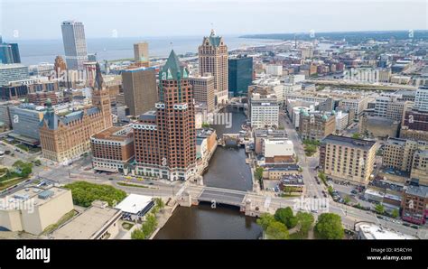 Milwaukee River, Skyline, Downtown Milwaukee, WI, USA Stock Photo - Alamy