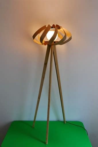 LAMPA PODŁOGOWA Z JASNEGO DREWNA HANDMADE Niepołomice Kup teraz na