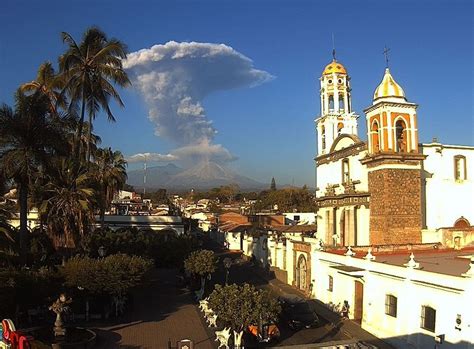 Se Registra Fuerte Explosión Del Volcán De Colima Regeneración