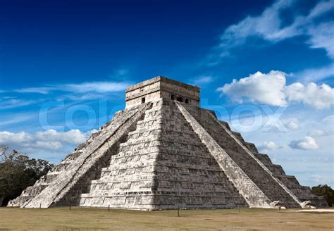 Maya Pyramide In Chichen Itza Mexiko Stock Bild Colourbox