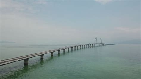 China opens world’s longest sea bridge – Channel 4 News