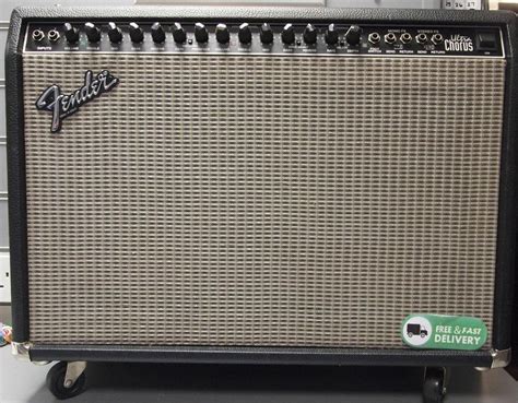 Fender Ultra Chorus Pr 204 Amplifier 2 X 65 Watt With Footswitch