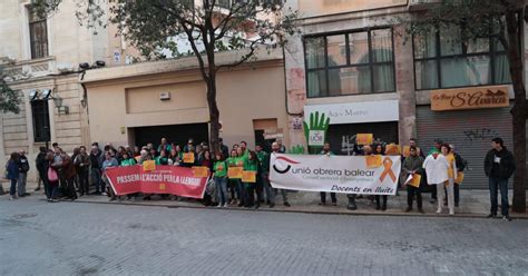 Plataforma Per La Llengua Recibe A Prohens Y Vera En El Parlament Al